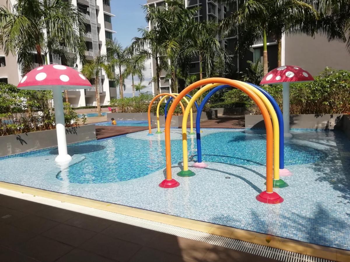 Fz Almyra Homestay Kajang Exterior photo