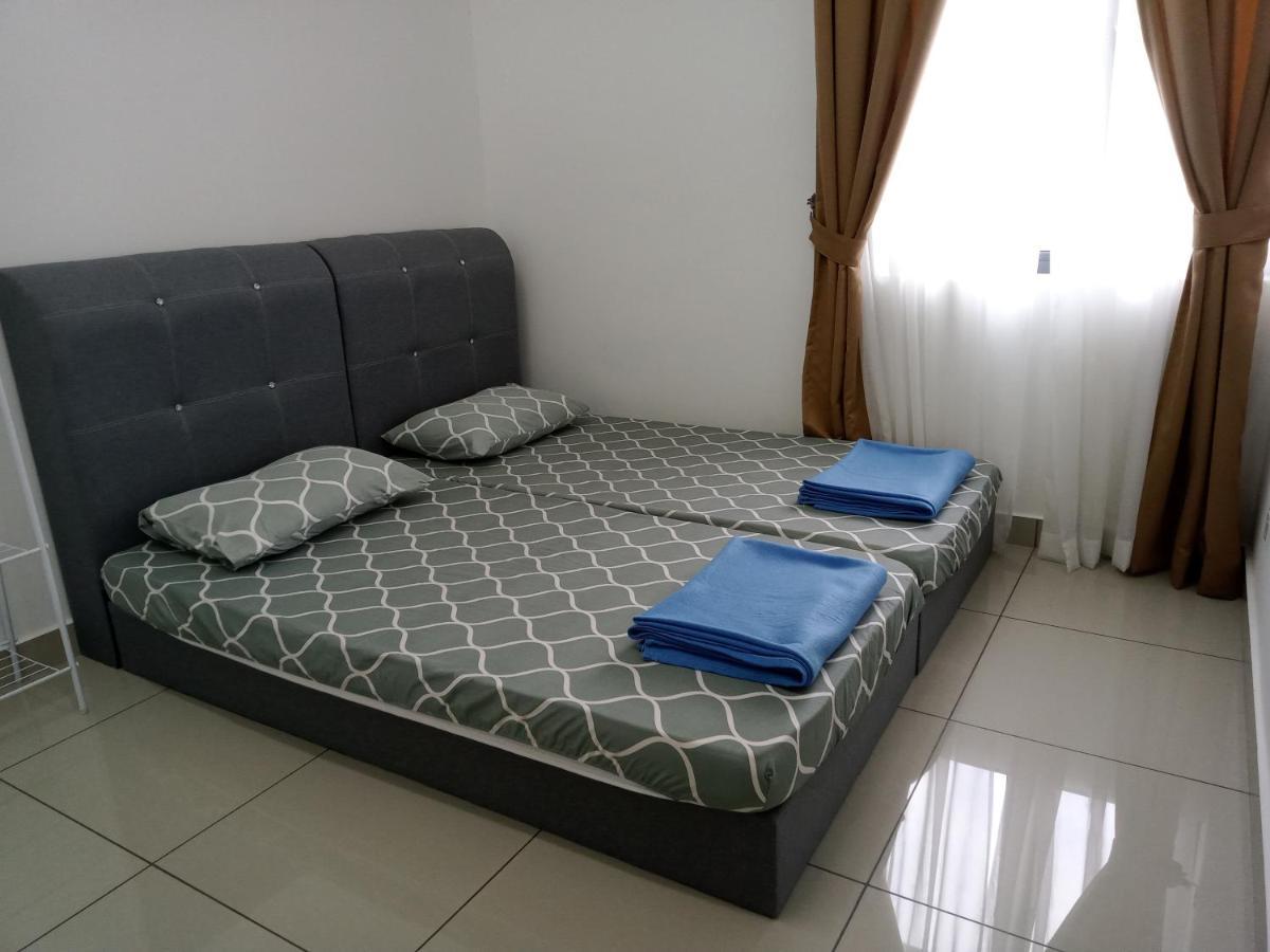 Fz Almyra Homestay Kajang Exterior photo